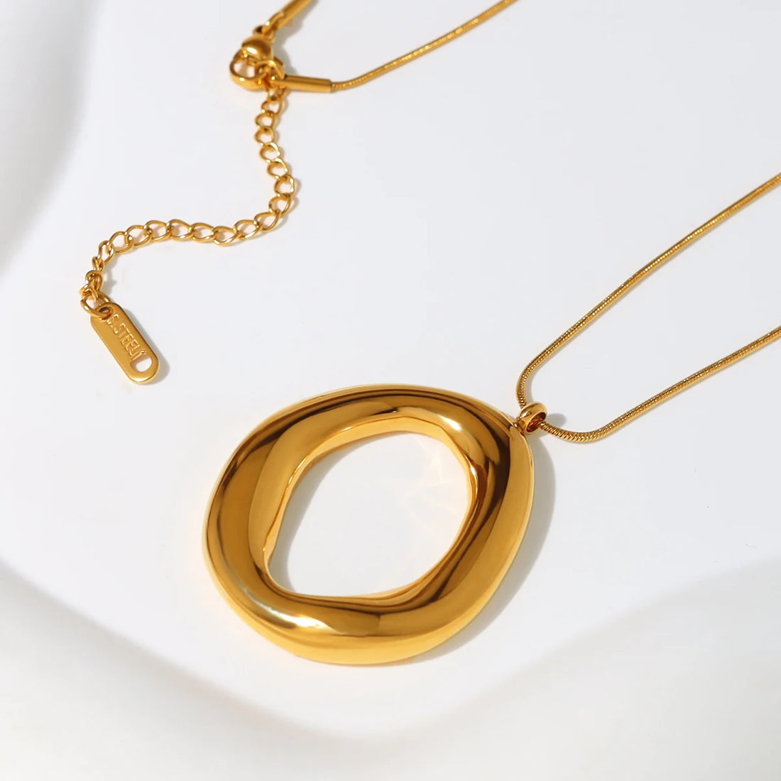 Irregular Pendant Necklace - 18K Gold Plated Stainless Steel