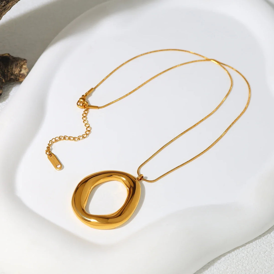 Irregular Pendant Necklace - 18K Gold Plated Stainless Steel