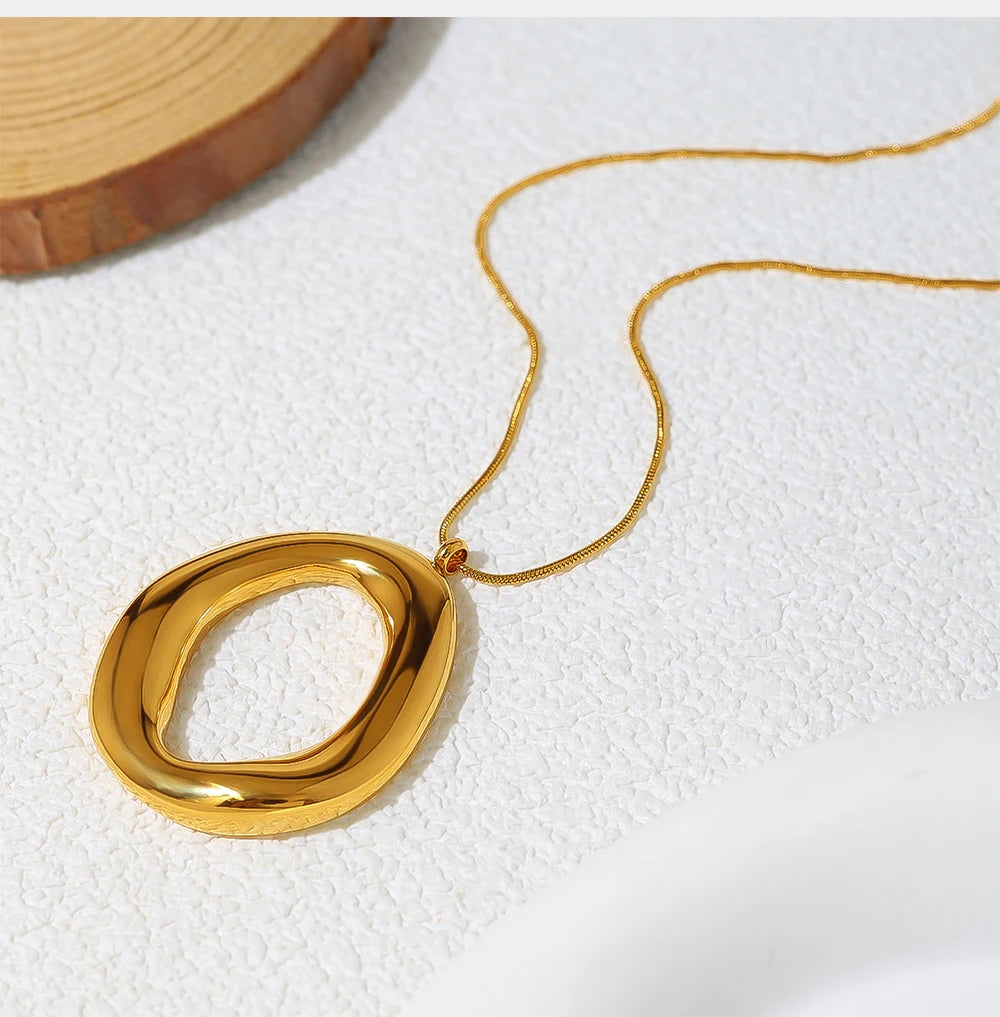 Irregular Pendant Necklace - 18K Gold Plated Stainless Steel